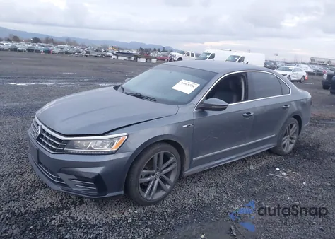 2017 Volkswagen Passat 1.8T R-Line z USA, uszkodzony, nr VIN 1VWDT7A32HC059200